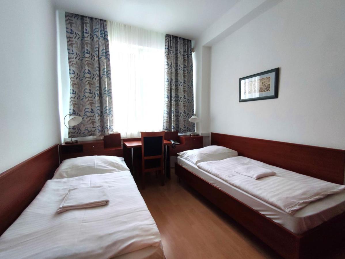 Hotel Jurki Dom Bratislava Eksteriør bilde