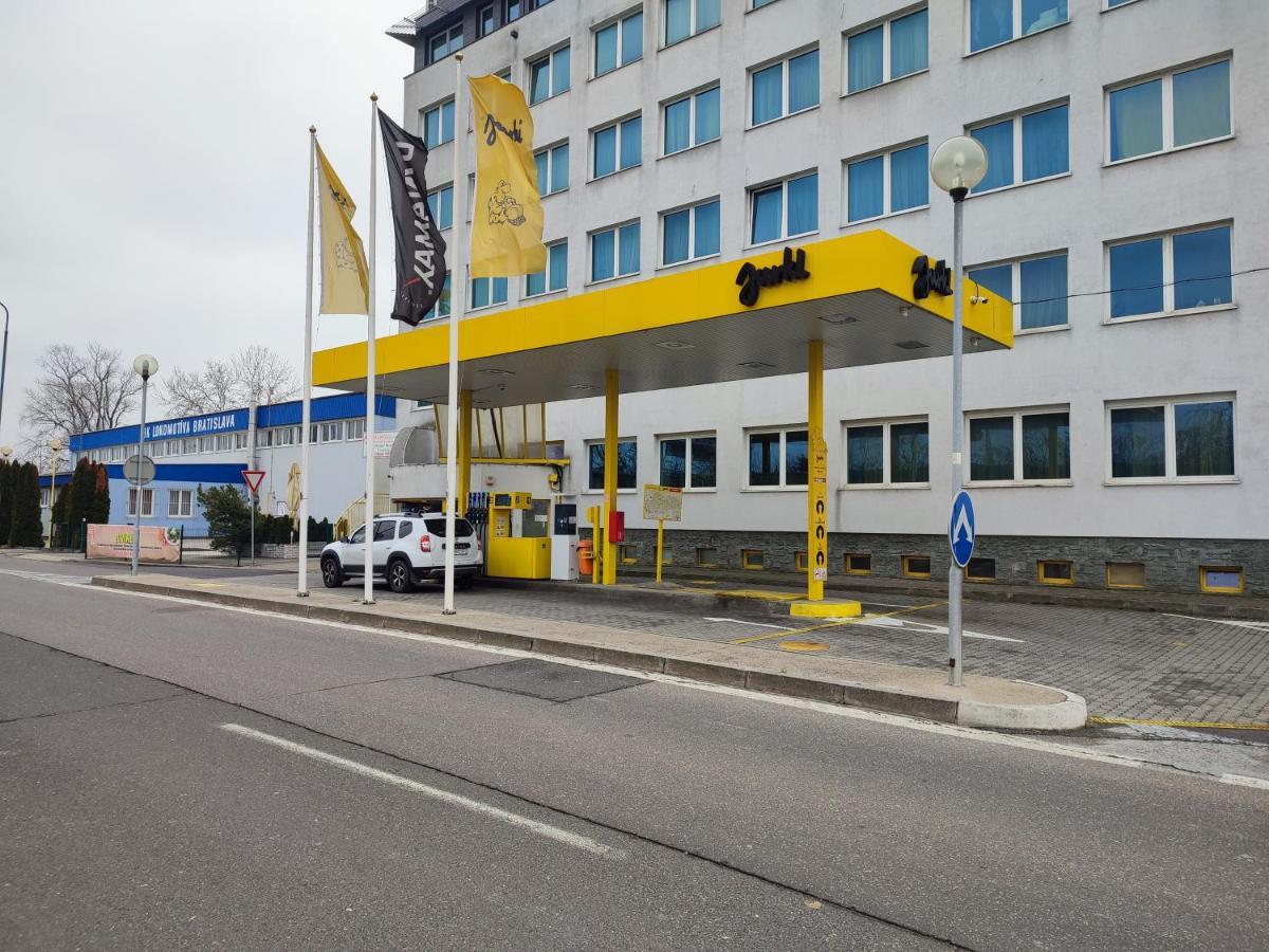 Hotel Jurki Dom Bratislava Eksteriør bilde