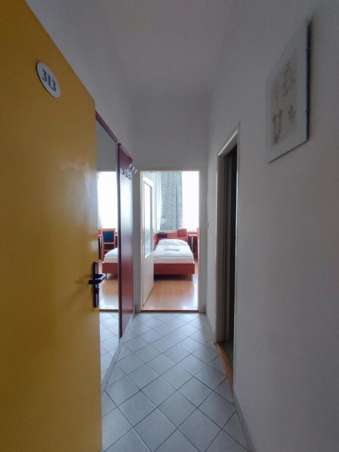 Hotel Jurki Dom Bratislava Eksteriør bilde